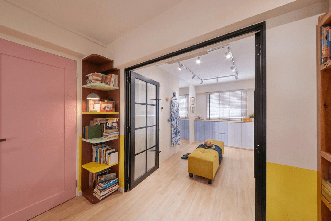 一人独居就是好,两卧室打通装玻璃隔断,敞亮不说还有专属衣帽间_收纳