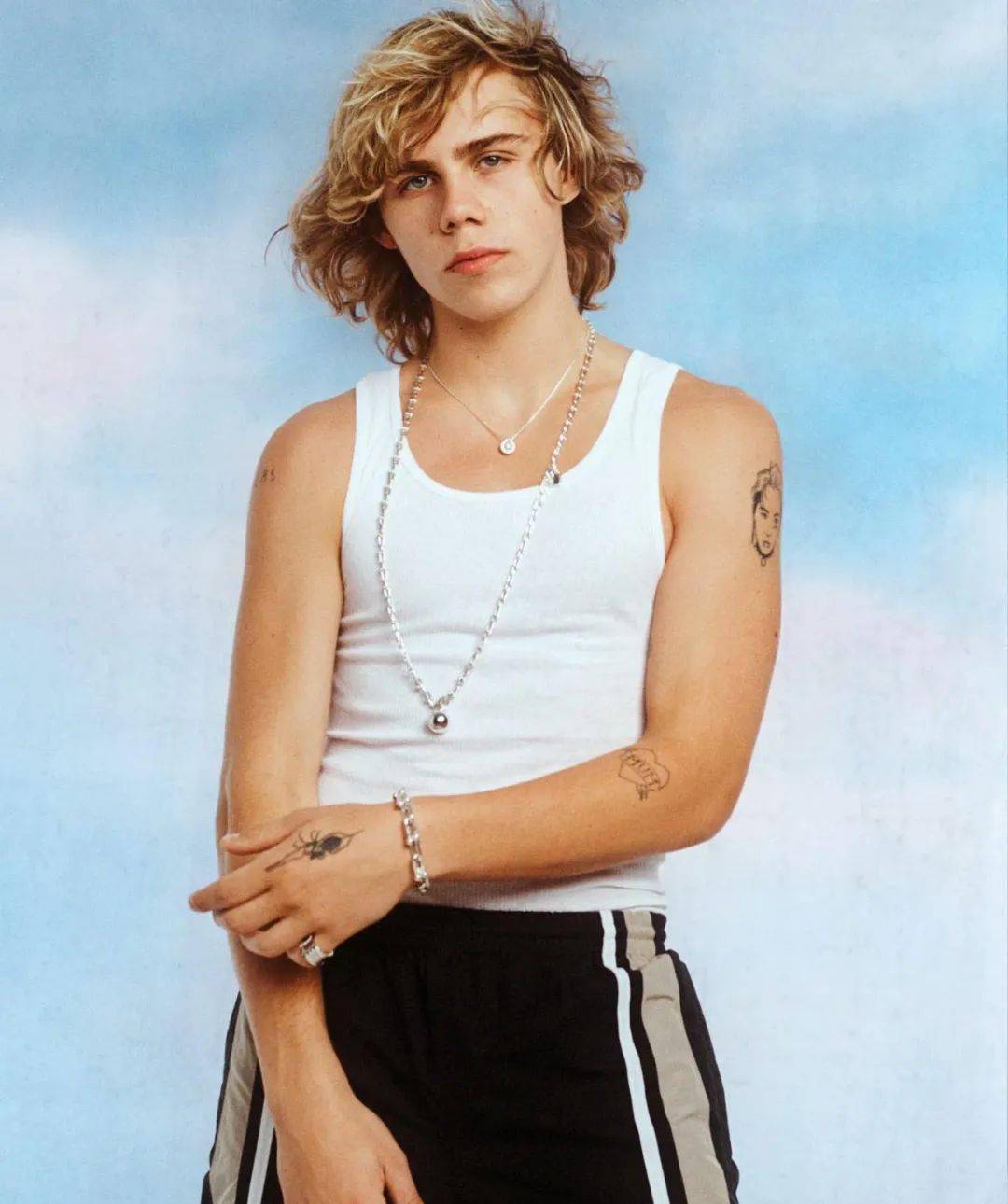 thekidlaroi登上澳大利亚版vogue封面