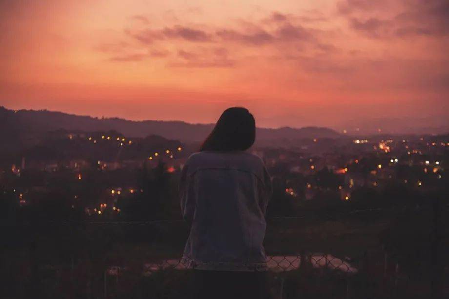 分享| 淡紫黄昏时刻_色彩_梦幻_地平线