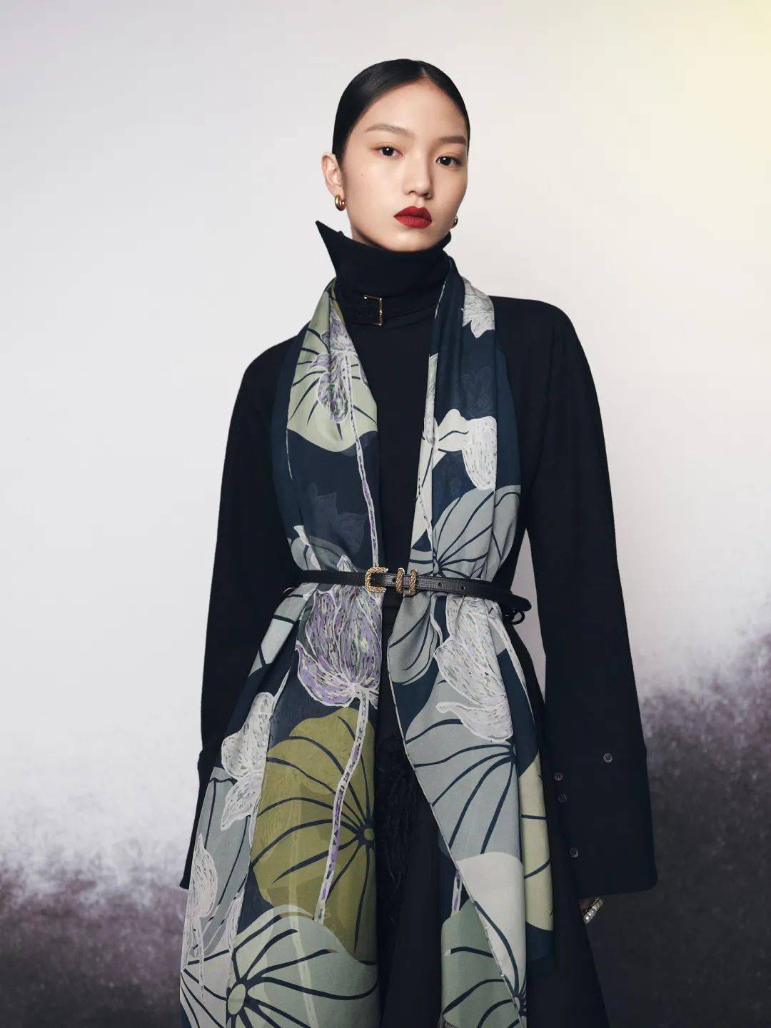 陈慧佳wensli春季丝巾有效穿搭模特帮你拿捏住
