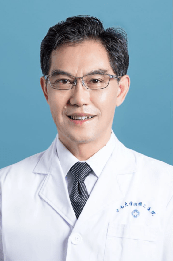 龙 智泌尿外科男性病中心主任,副教授,cua男科学组委员,湖南省男科副