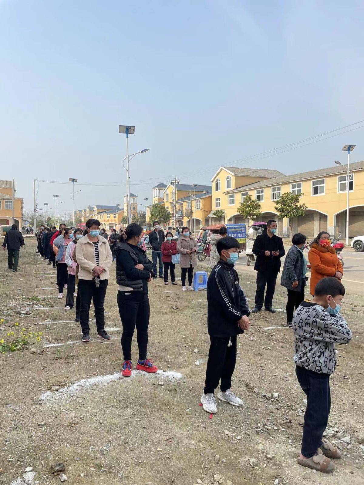 唐河县桐寨铺镇:开展全员核酸检测,筑牢防疫安全屏障_采样_口罩_登记