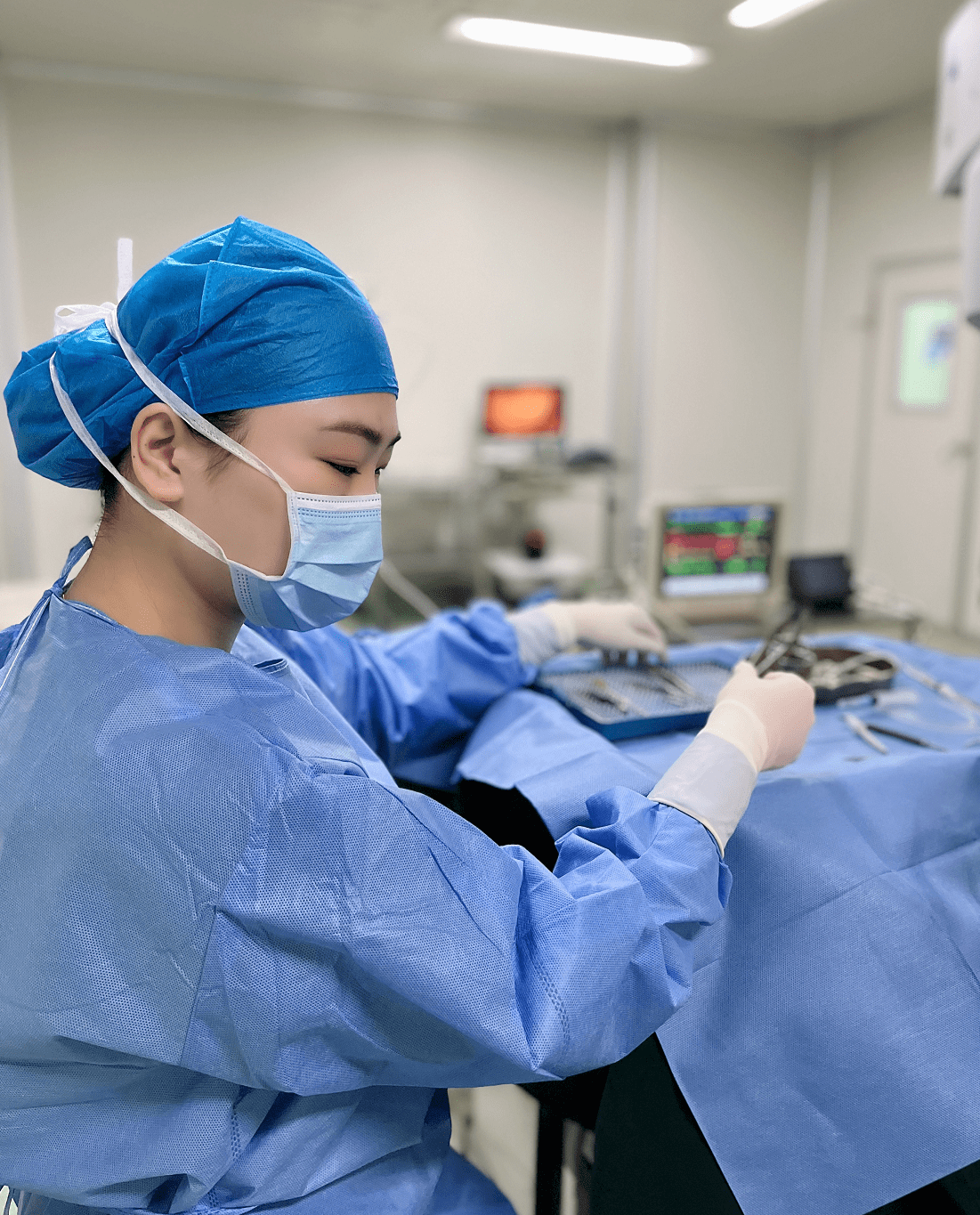 手术室器械护士自述我们是主刀医生的左右手