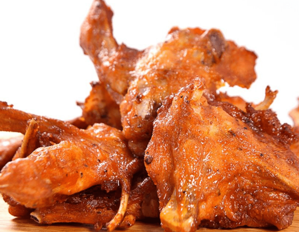 男子花16元买了一斤半炸鸡叉拿回家吃时发现不对劲奇形怪状