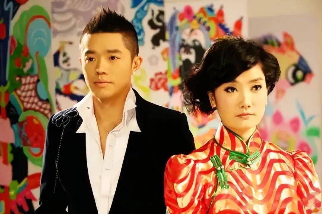 凤凰传奇:从草根到顶流,成名23年坚持五五分账,最后却没成夫妻_曾毅