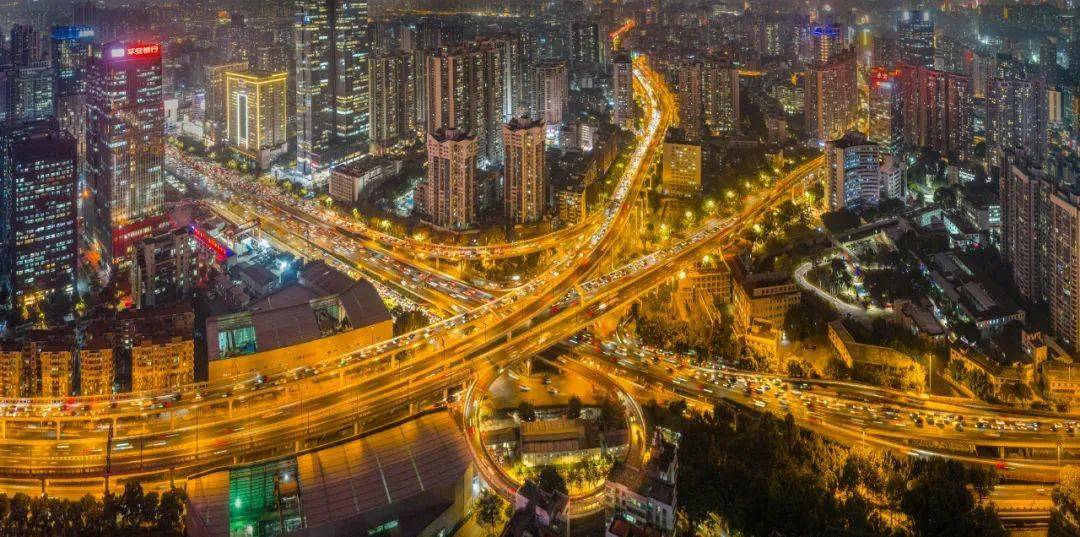 壹号见丨纵横交错桥见越秀跨度