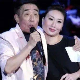 张帝67岁要娶小33岁的助理,女儿:“让我管她叫妈?我叫不出口”_张馨茹_酒吧_年龄