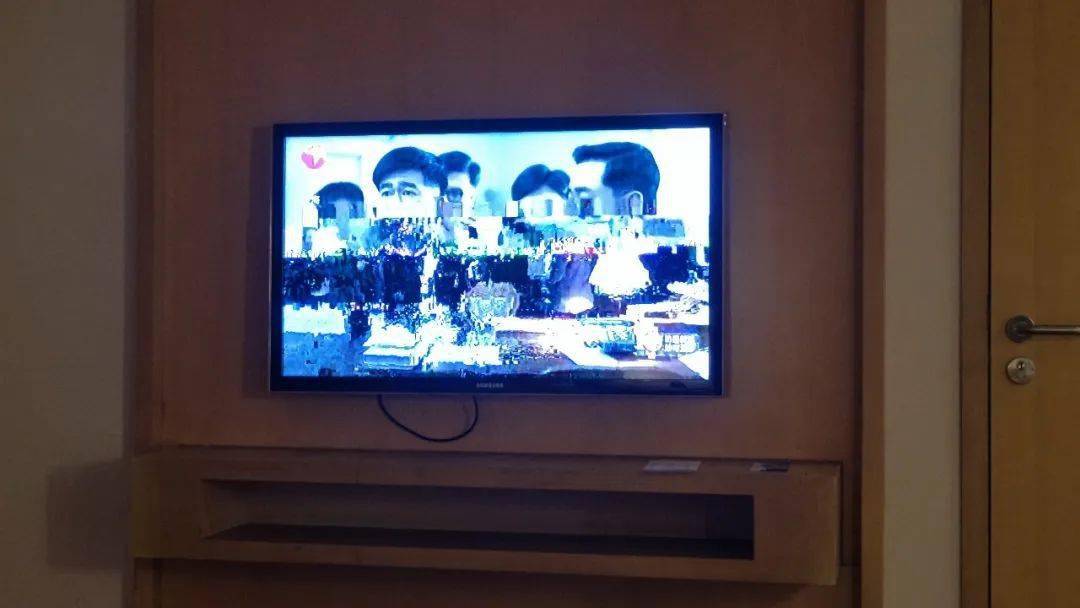 电视,无力吐槽,卡屏严重,就不能换换吗,哪怕是零售,现在55寸的电视也