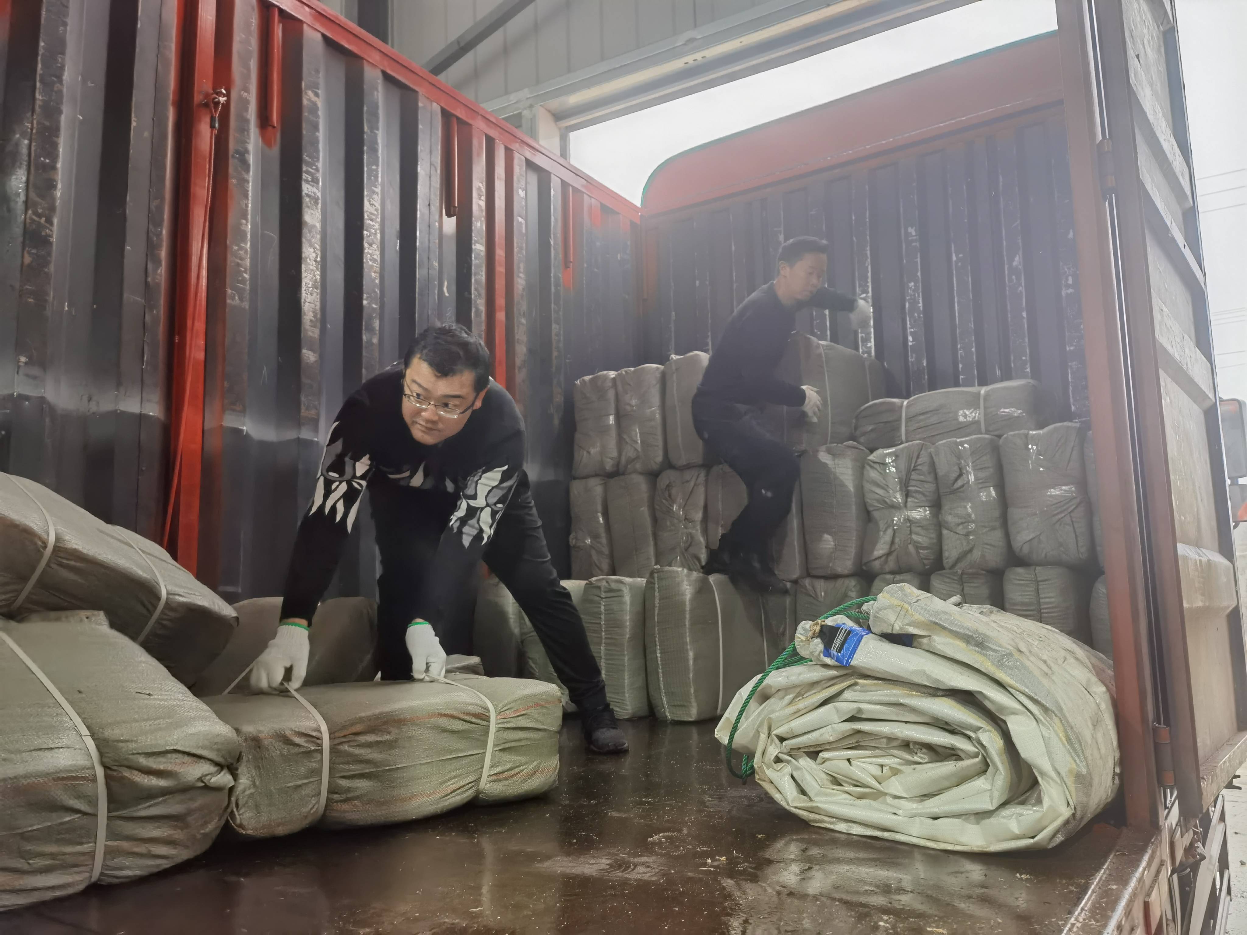 龙里水苔村:第一车海花草发车,村集体经济实现零的突破!