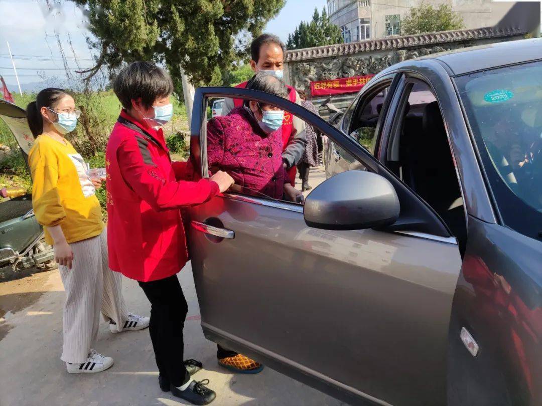 如果您怕吹风,可以选择乘坐小汽车……"高新区南屿镇尧沙村村
