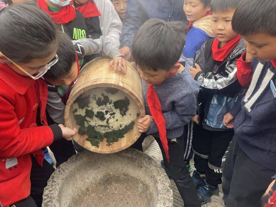 線上祭掃緬懷英烈製作青團寧波學校開展我們的節日清明主題活動