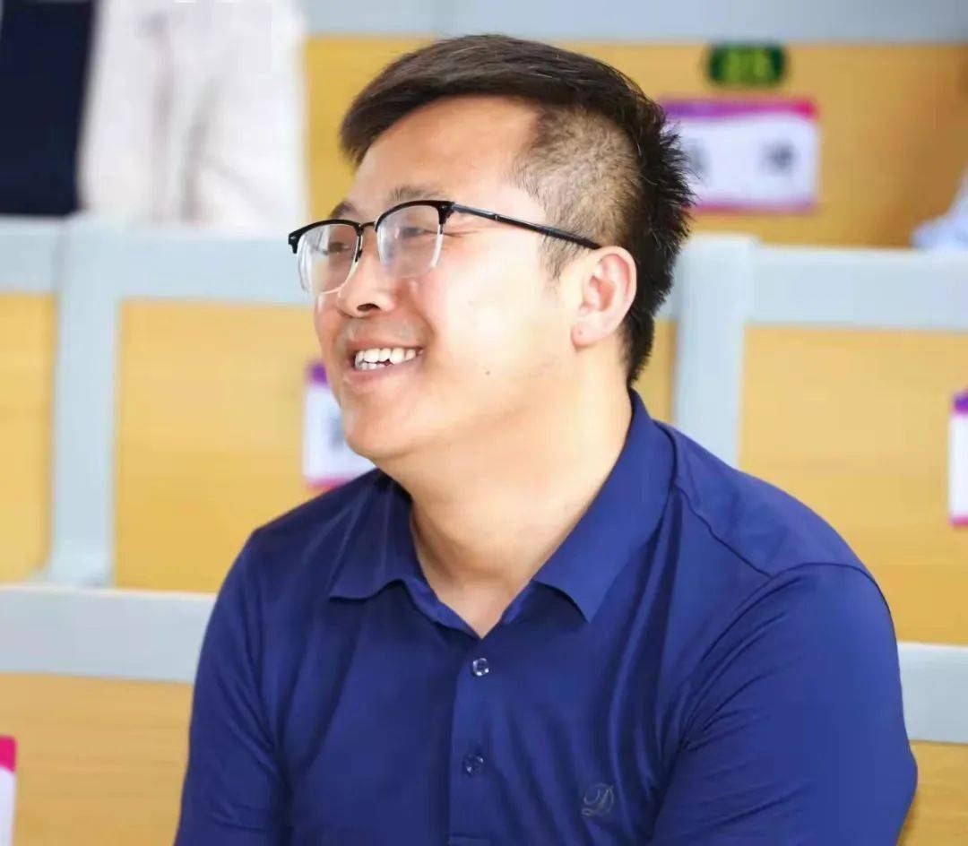 教师悦读张宏在路上看风景