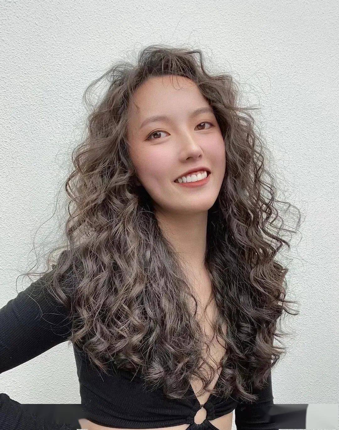 2022春天羊毛卷依旧流行稳坐第一名