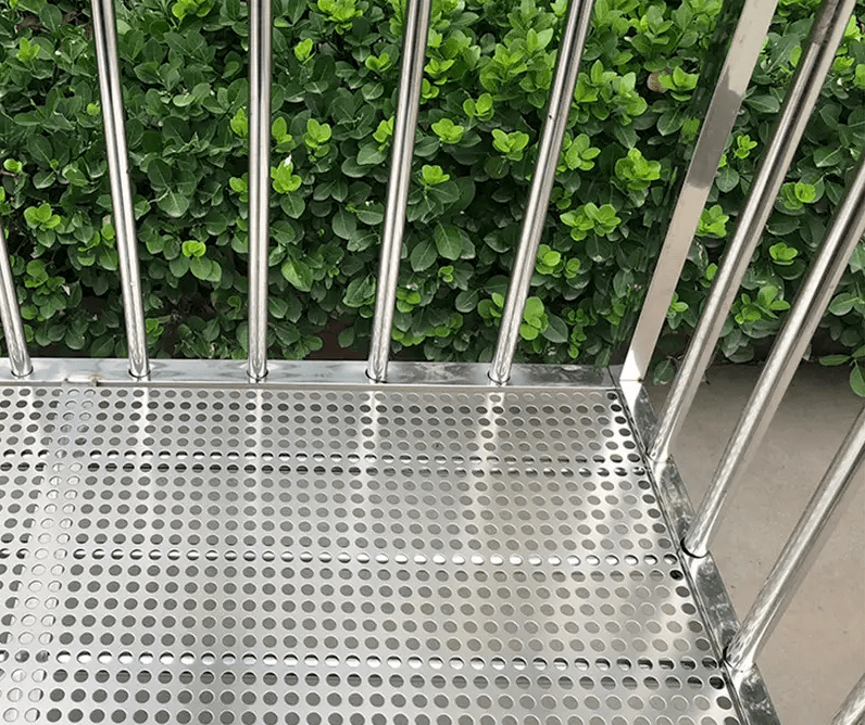 不锈钢雨棚挡板-"网"住安全,美化私人阳台空间_房东_生意_防锈