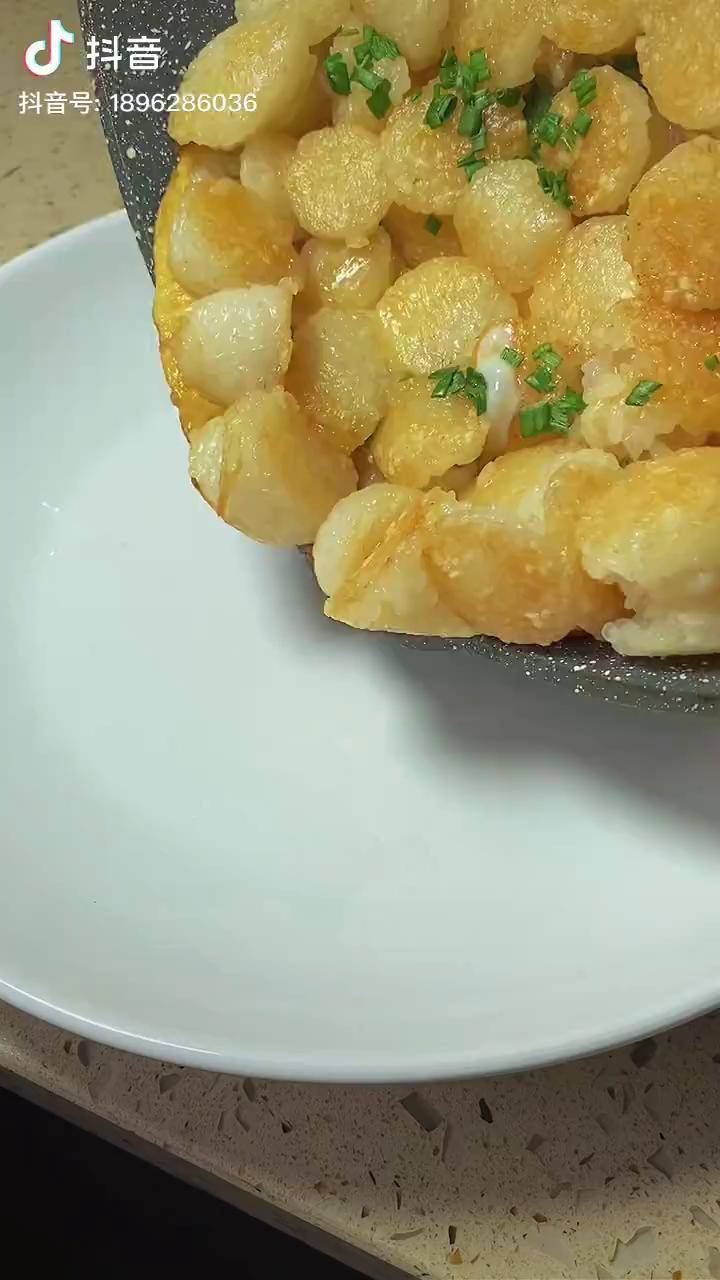 东阳特色糯米肠煎一下软糯咸香太好吃了打开锅盖那一下简直惊艳到我了