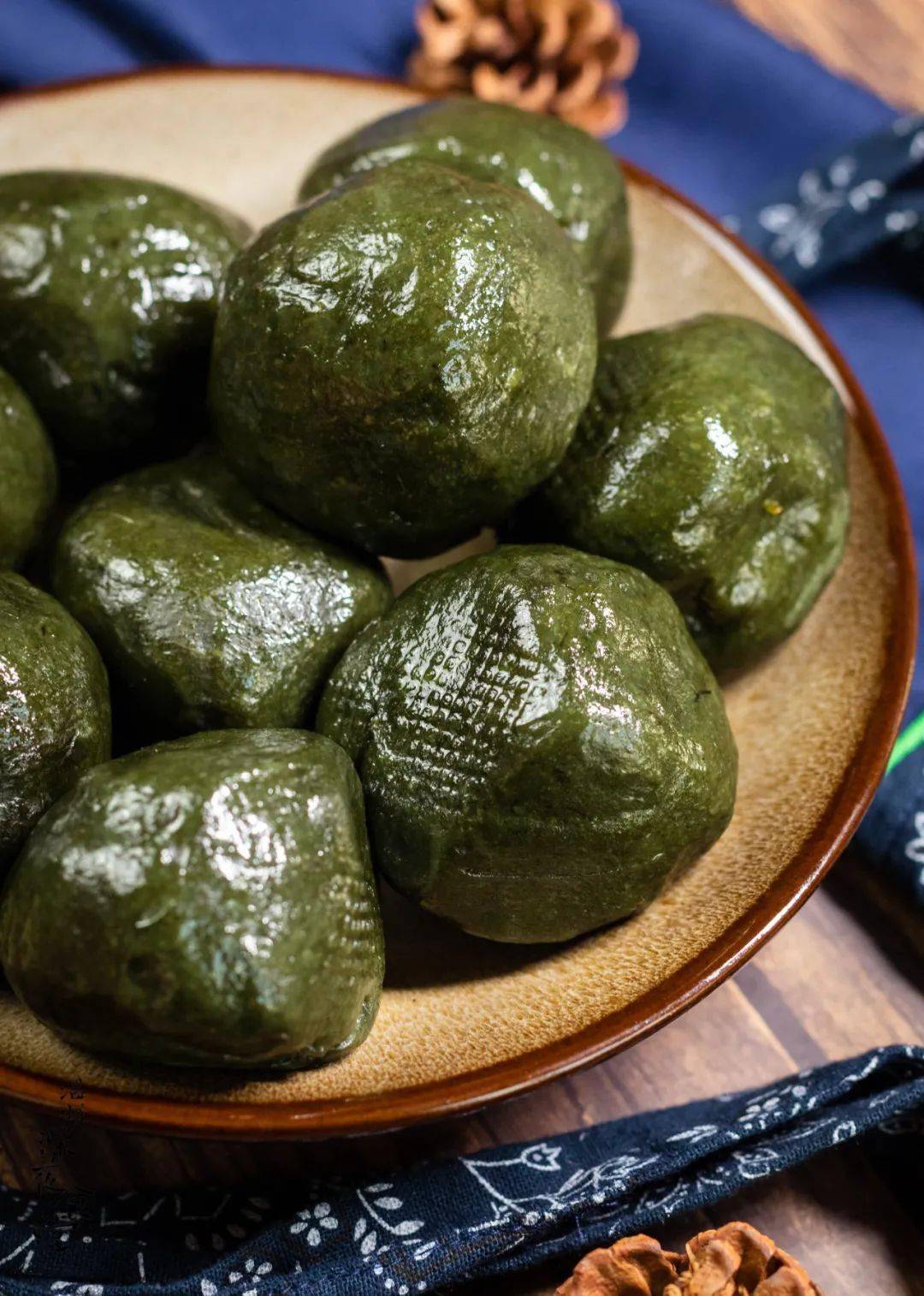 因为加入了青街(青街:是指青街畲族乡,是平阳县下辖乡)特产春笋而显得