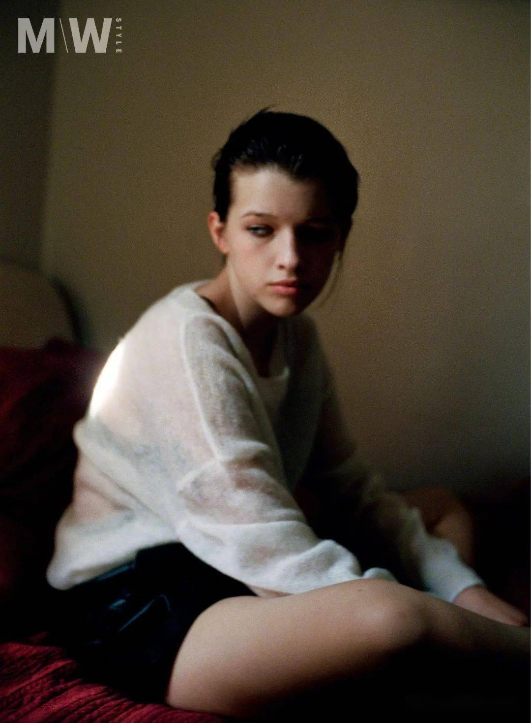 米拉乔沃维奇14岁长女ever时尚杂志大片星二代表现力超强