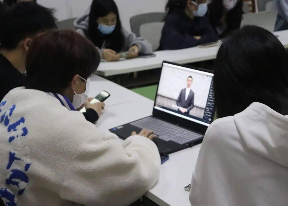 我校开设网络微团课,两万学子线上祭英烈_活动_先烈_直播