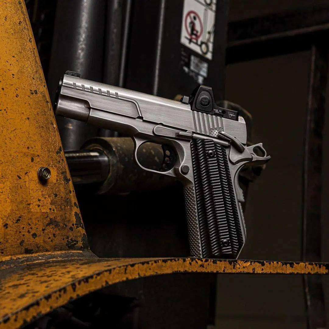 扫码添加火器酷微信你们想看的想聊的逍遥都知道火器酷视频号军事小