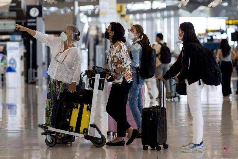 入境规定放宽后泰国机场国际旅客暴增