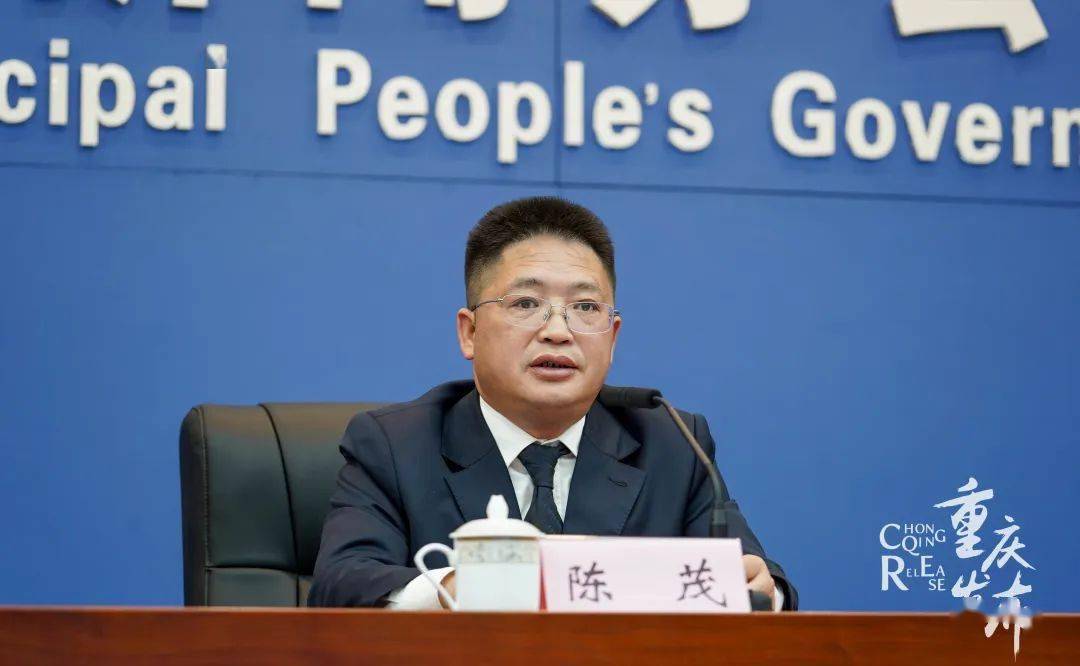 陈茂介绍有关情况 吴汪洋 摄此外,秀山注重提升茶叶加工生产基础,全县