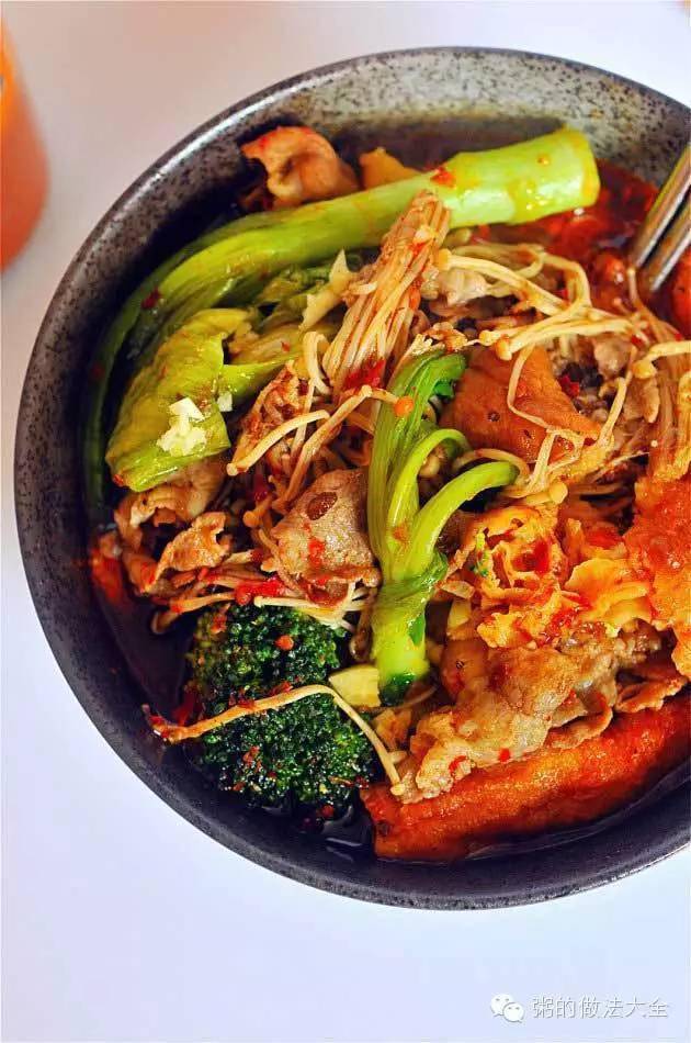 10分钟就能吃到的爽辣家常麻辣烫