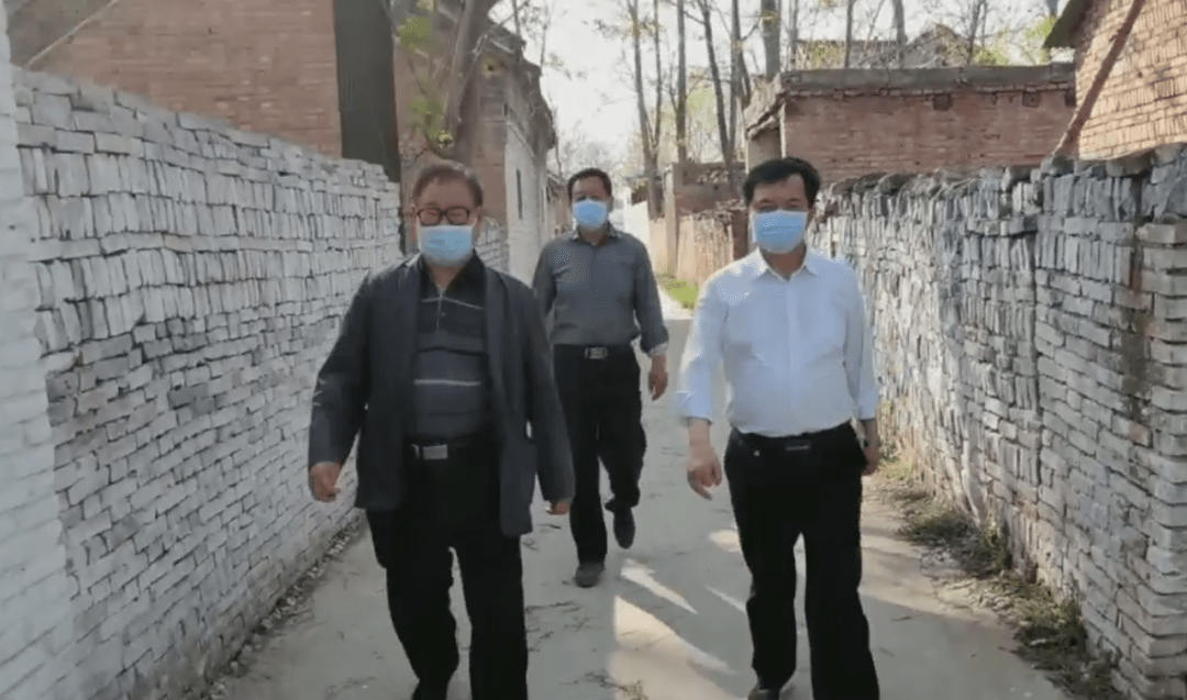柘城县交通运输局 孙文涛到安平镇实地查看疫情防控和人居环境整治