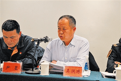 山东一农民因发明土豆收割机,赔了200万,12年后在德国大放异彩_吴洪珠