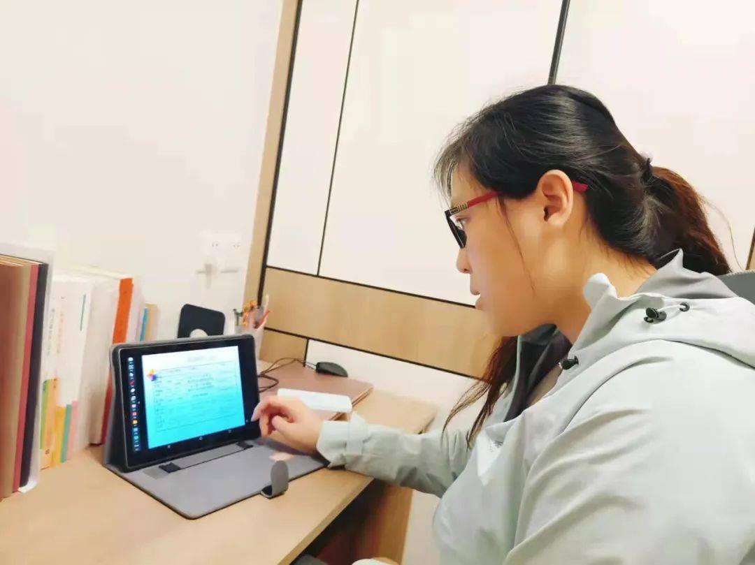 济南三中孙老师线上教学的一天_孙乔_进行_反馈