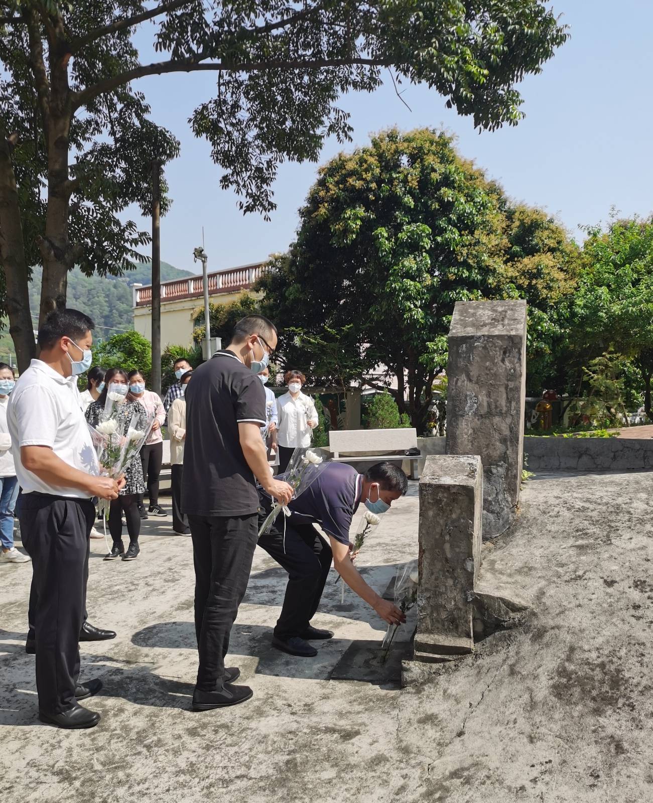 缅怀先烈忆初心,赓续红色基因担使命_白石岗_活动_联和