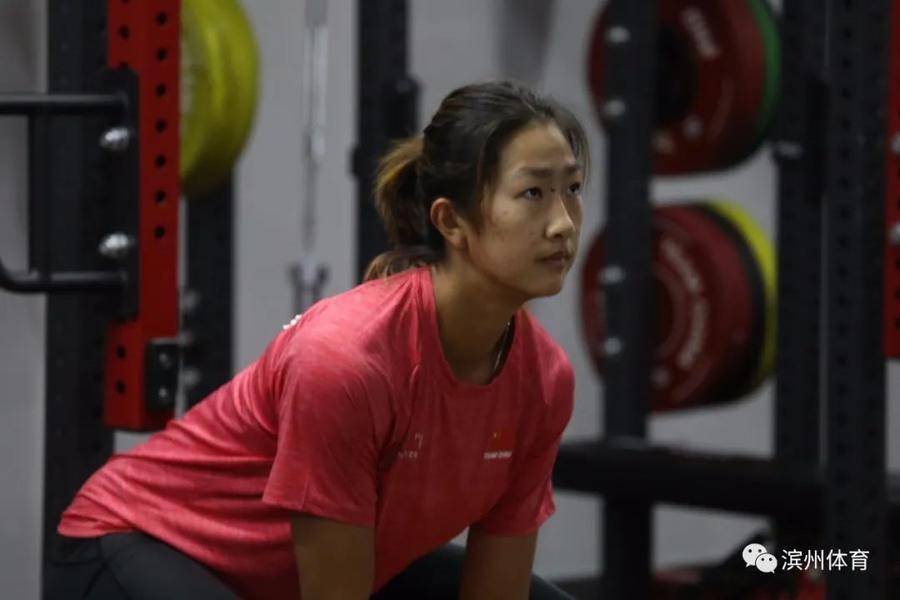 去年奥运会和全运会后,鲁诗雨曾回到滨州短暂休假,之