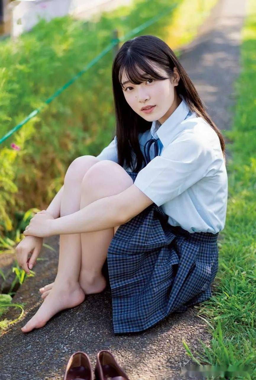 小越春花(ngt48)她在等你放学一起去搭上春天的班车.