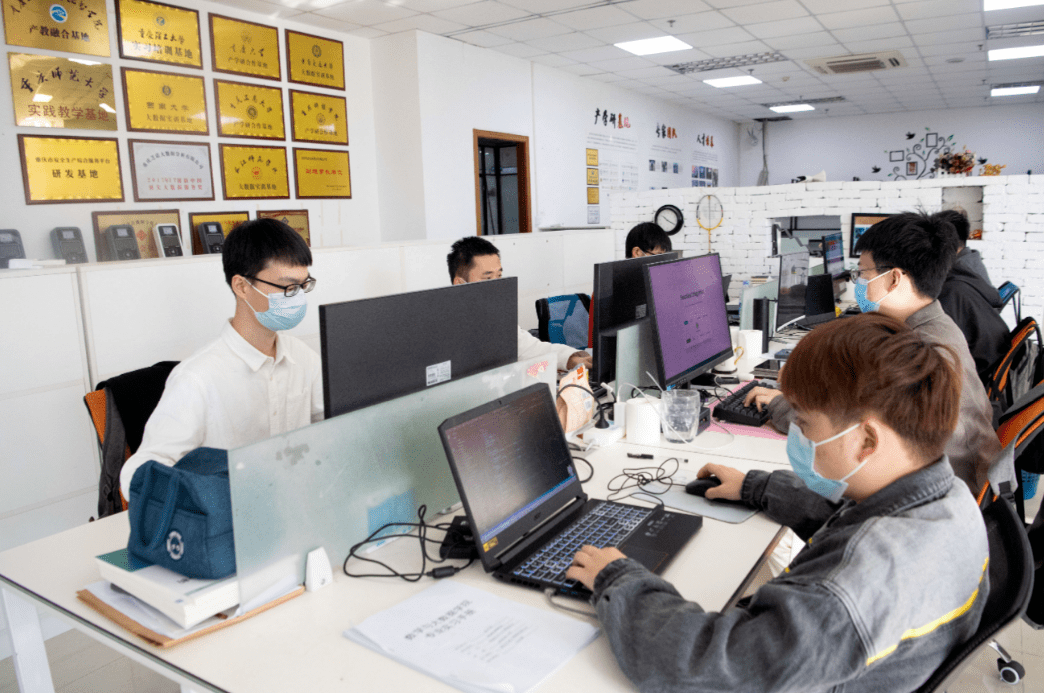 大学生创业者莫轻信一夜暴富的成功学陷阱新京报快评