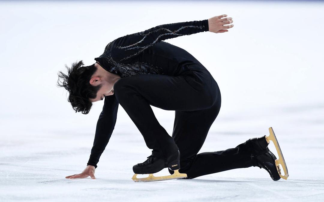 团旗飘飘百年风华28金博洋四周跳小王子的青春故事