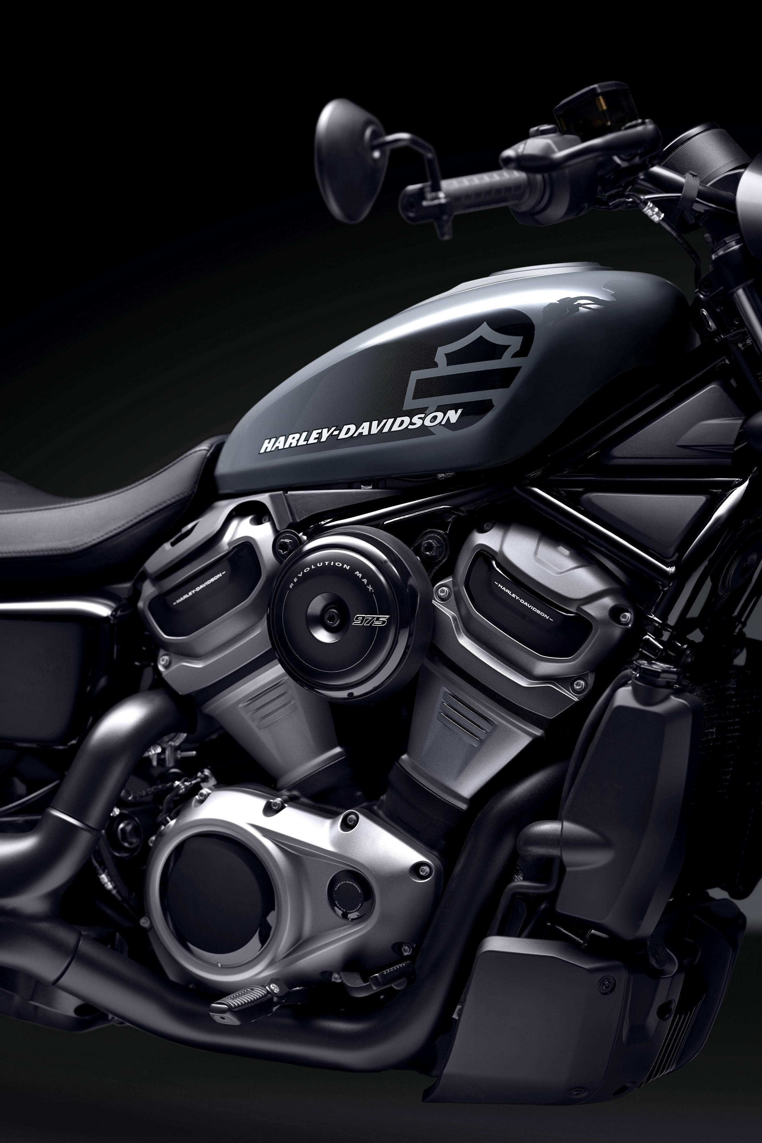 哈雷戴维森发布运动系列全新车型 rh975 nightster