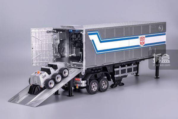 robosen乐森机器人擎天柱旗舰版全自动变形智能车厢模型