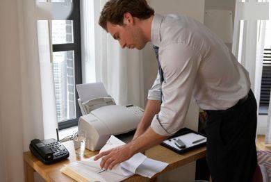 善于使用传真机是一回事,乱用传真机则会起截然不同的效果.