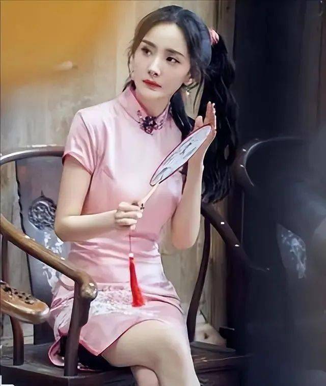 景甜的臀,张曼玉的眼,这12位穿旗袍的女星个个惊艳_造型_关晓彤_陈数