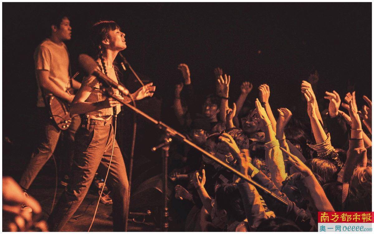 集演出单元,突如其来的疫情让演出取消,从成都来的海朋森乐队测了核酸