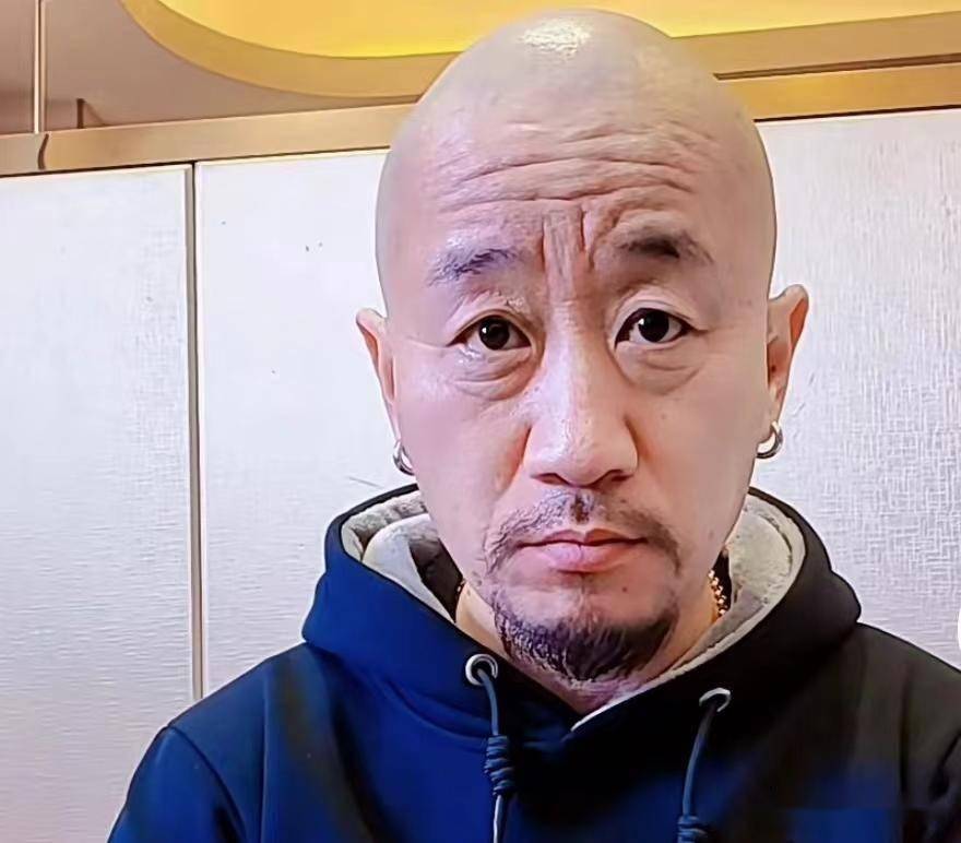 李保田儿子发文感谢黑粉摇头晃脑对口型太搞笑满地鞋子抢镜