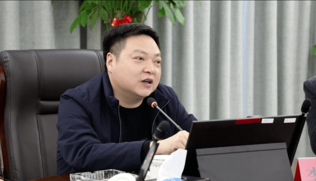 4月16日下午,县委副书记,县长李志猛通过"云洽谈"的方式,与深圳鑫尊