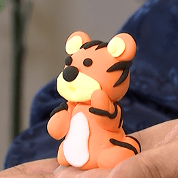 【"非"常时刻·"遗"起战疫】海派面塑系列课程—十二生肖:兔_面人