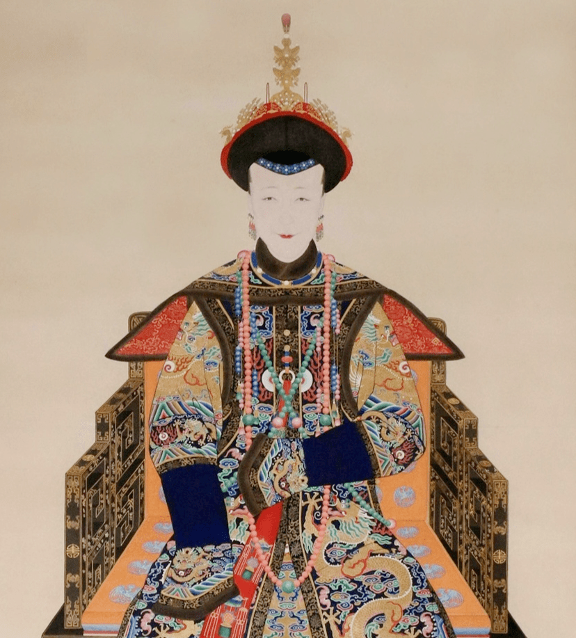 清朝皇贵太妃朝服但是丽妃此时心情十分焦虑,因为不只是皇帝感染天花