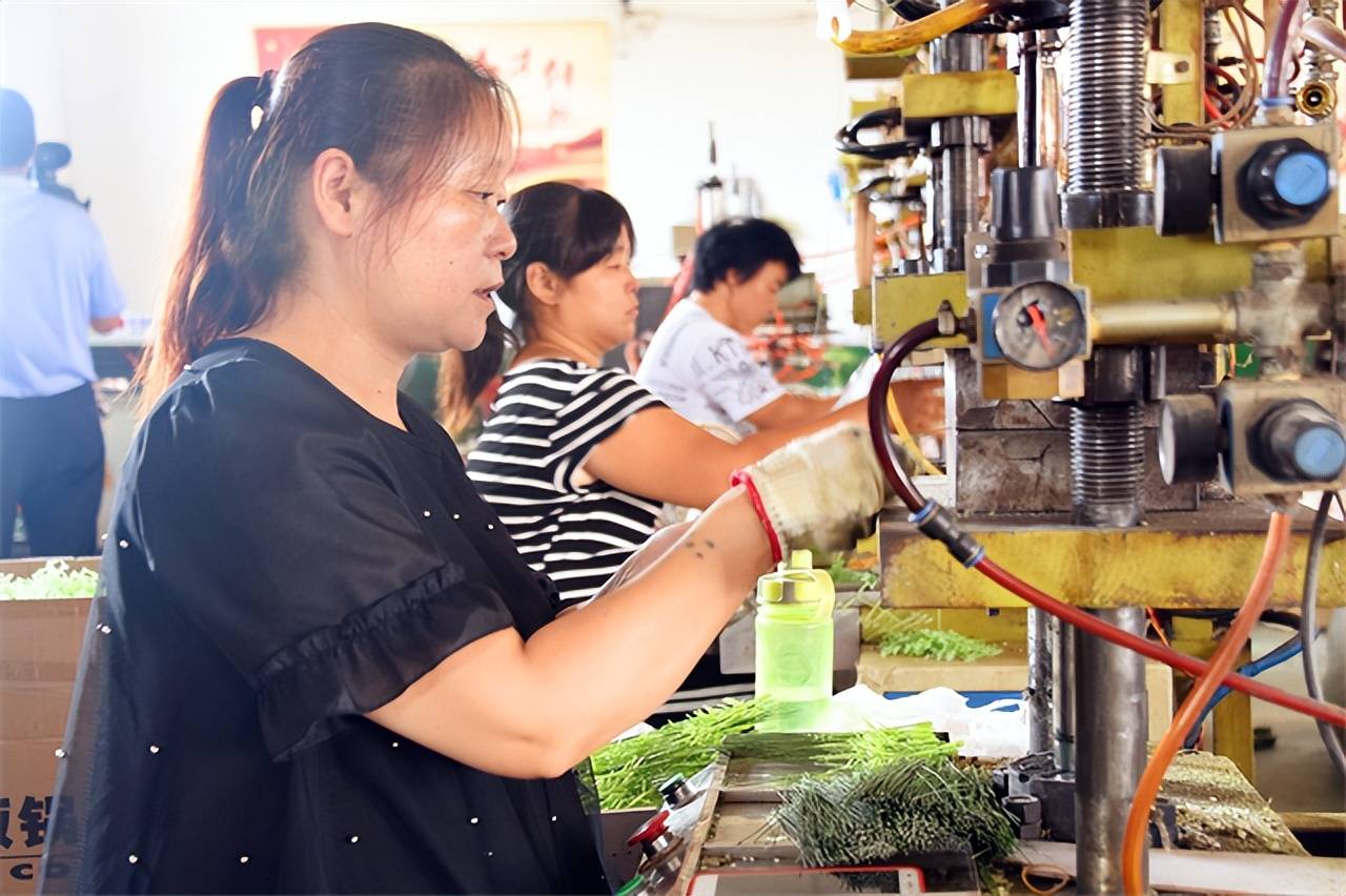 仿真花生产工艺及设备图片