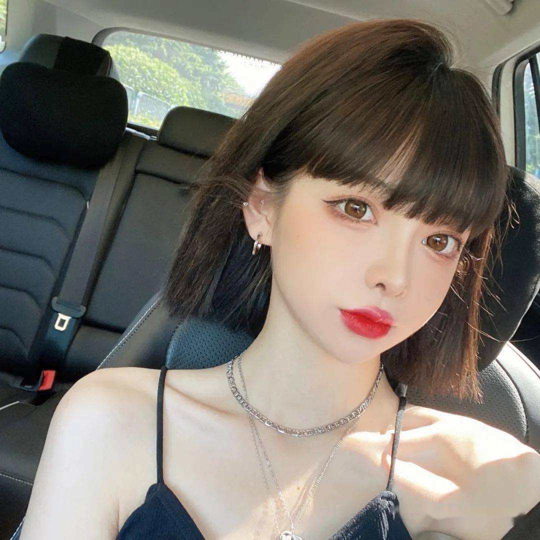 2022流行"网红性感锁骨短发"_发型_时尚_女生