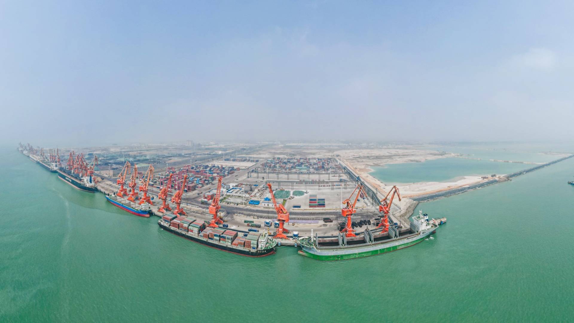 向海图强立潮头扬帆奋进正当时北海铁山港区建设更高品质更具魅力的