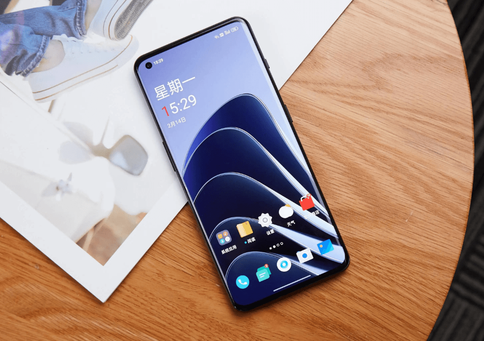 一加4nm新机持续畅销5000mah电池搭配80w快充有12512g大存储