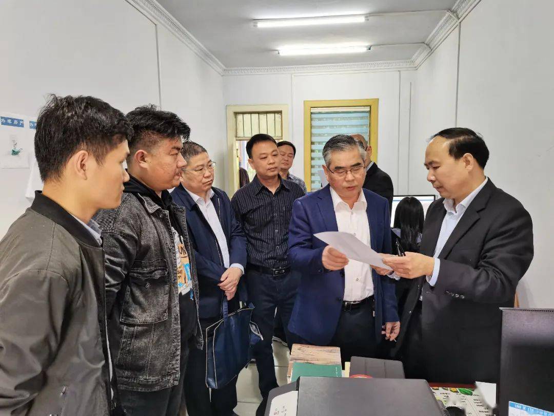 许昌中院党组副书记,常务副院长张宝生一行到襄城县人民法院调研_改革