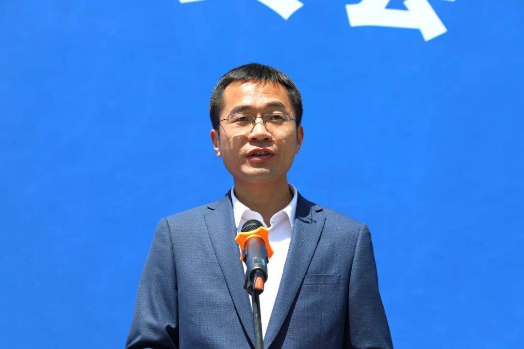 长武县县长图片