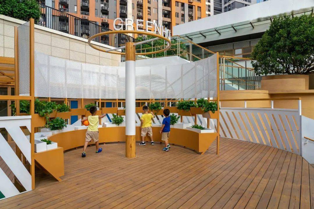 露台上的幼儿园 | 深圳 ibobi super school_场地_儿童_种植区